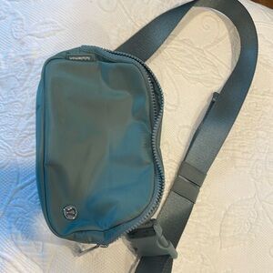 Lululemon fannypack - color jade, good condition
